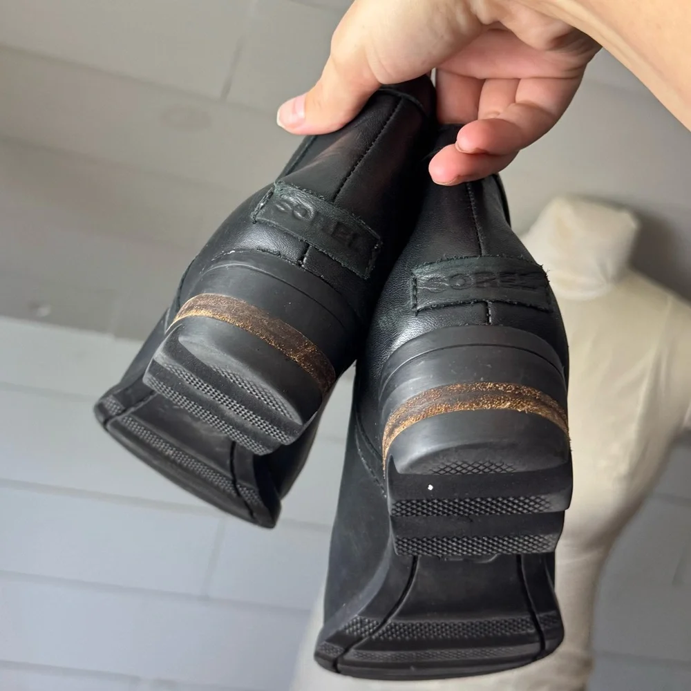 Sorel Lola II Cut Out Booties